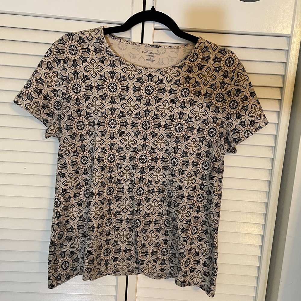 Black and Cream Graphic Relaxed Short Sleeve Tee